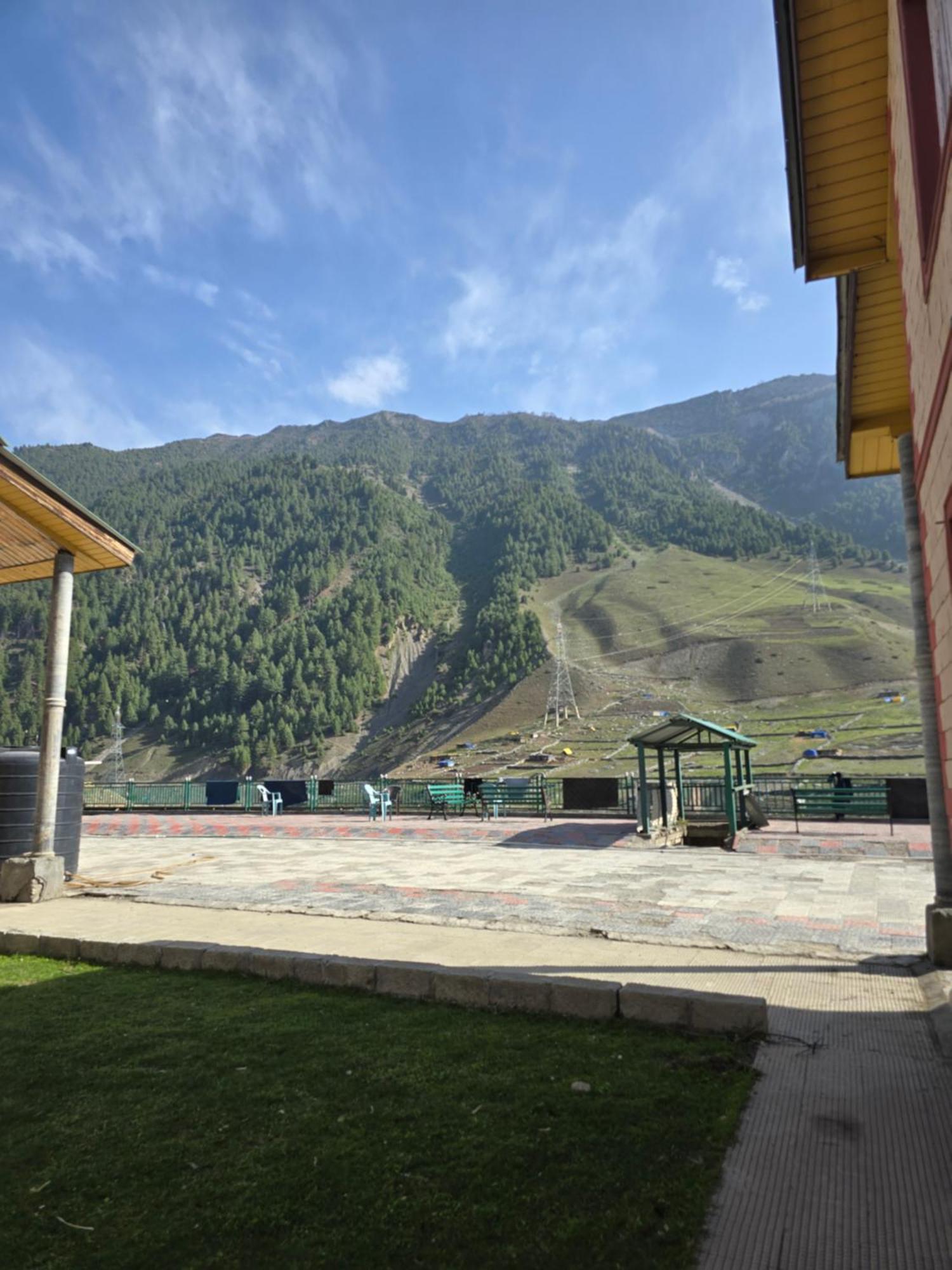 Hotel Barzman Sonāmarg 외부 사진
